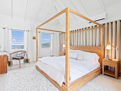 Luxury Villa Photo #38