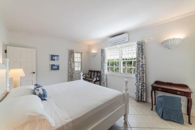 Luxury Villa Photo #33