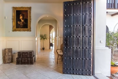 Luxury Villa Photo #18