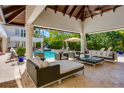 Luxury Villa Photo #9
