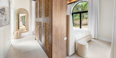 Luxury Villa Photo #18