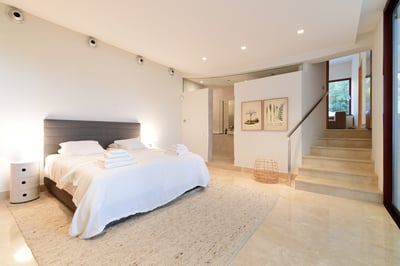 Luxury Villa Photo #24