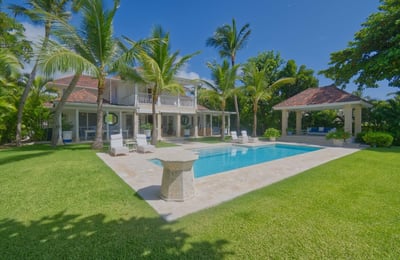 Luxury Villa Photo #3