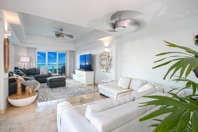 Luxury Villa Photo #14