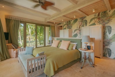 Luxury Villa Photo #56