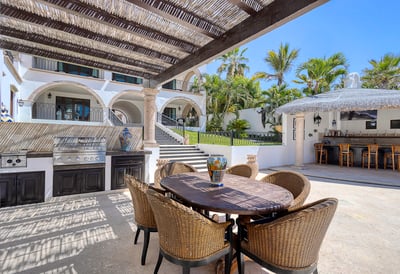 Luxury Villa Photo #23