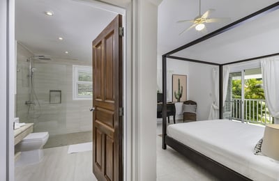 Luxury Villa Photo #30