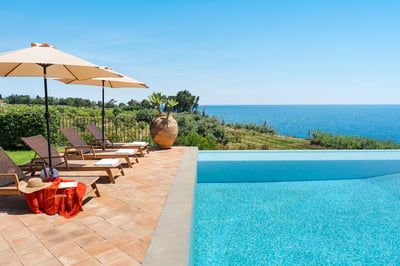Luxury Villa Photo #4