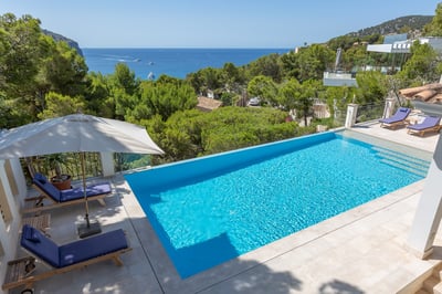 Luxury Villa Photo #3
