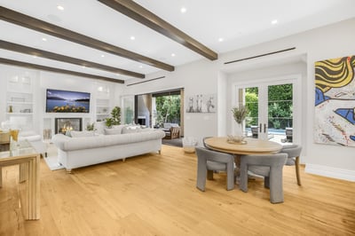 Luxury Villa Photo #23