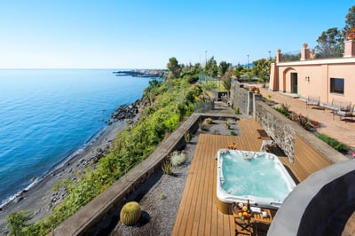 Luxury Villa Photo #9