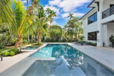 Luxury Villa Photo #3
