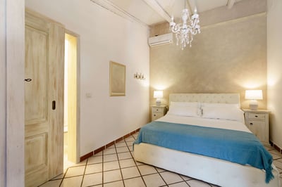 Luxury Villa Photo #34