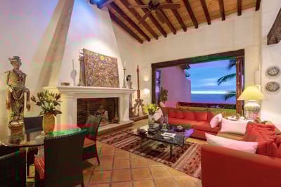 Luxury Villa Photo #22