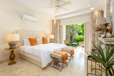 Luxury Villa Photo #18