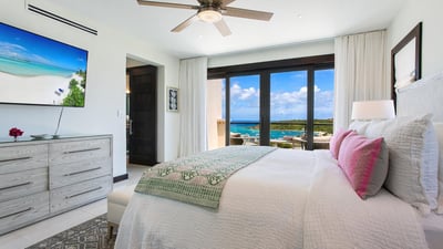 Luxury Villa Photo #24