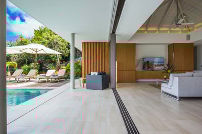 Luxury Villa Photo #11