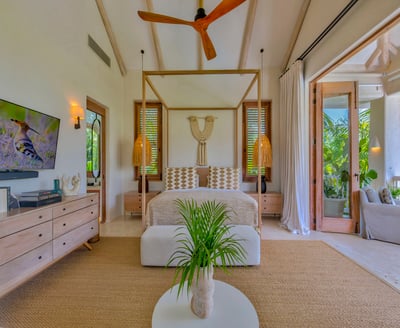 Luxury Villa Photo #30