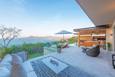 Luxury Villa Photo #16