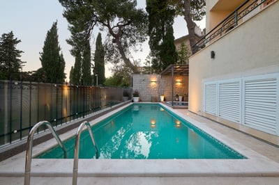 Luxury Villa Photo #5
