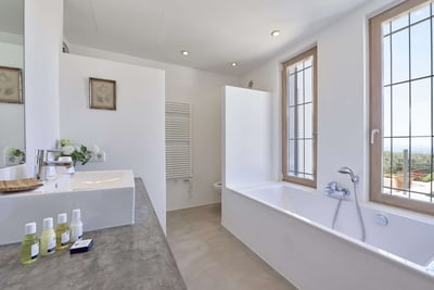 Luxury Villa Photo #18