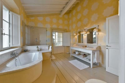 Luxury Villa Photo #23