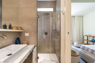 Luxury Villa Photo #46