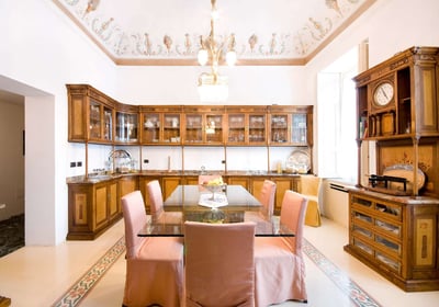 Luxury Villa Photo #16