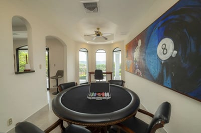 Luxury Villa Photo #12