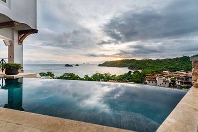 Luxury Villa Photo #3
