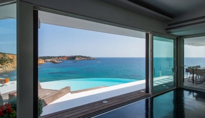 Luxury Villa Photo #18