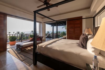 Luxury Villa Photo #22