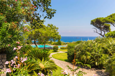 Luxury Villa Photo #6