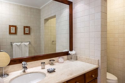 Luxury Villa Photo #16