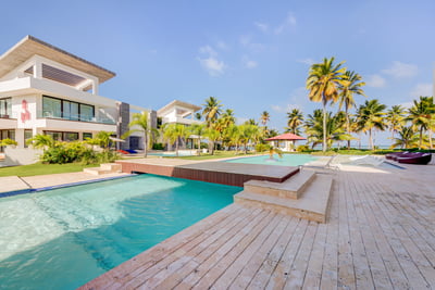 Luxury Villa Photo #3