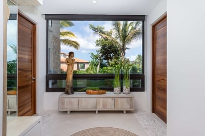 Luxury Villa Photo #14