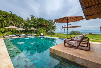 Luxury Villa Photo #6