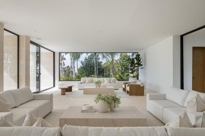 Luxury Villa Photo #9