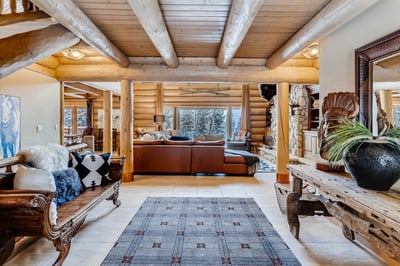 Luxury Villa Photo #3