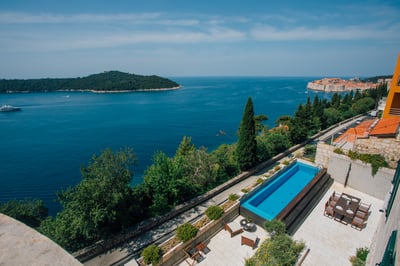Luxury Villa Photo #2