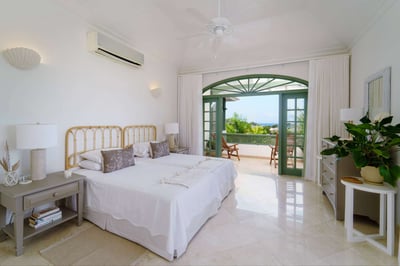 Luxury Villa Photo #11
