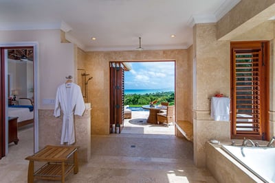 Luxury Villa Photo #23