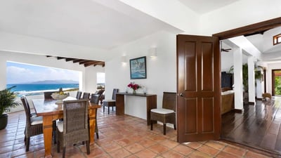 Luxury Villa Photo #17