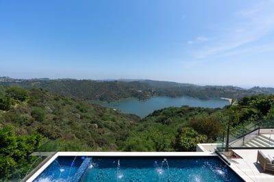 Luxury Villa Photo #4