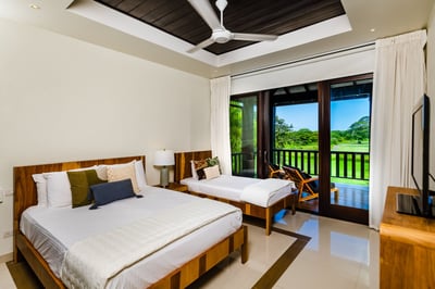 Breathtaking green views from Bedroom #4