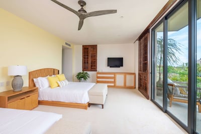 Luxury Villa Photo #13