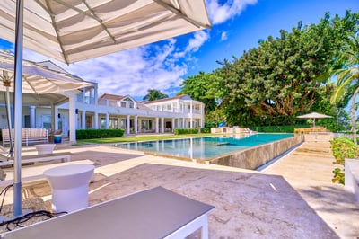Luxury Villa Photo #8