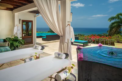 Luxury Villa Photo #3