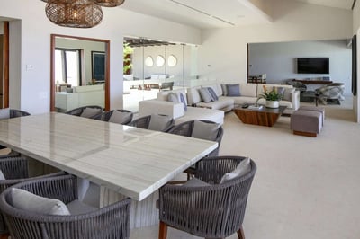 Luxury Villa Photo #14