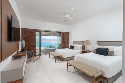 Luxury Villa Photo #27